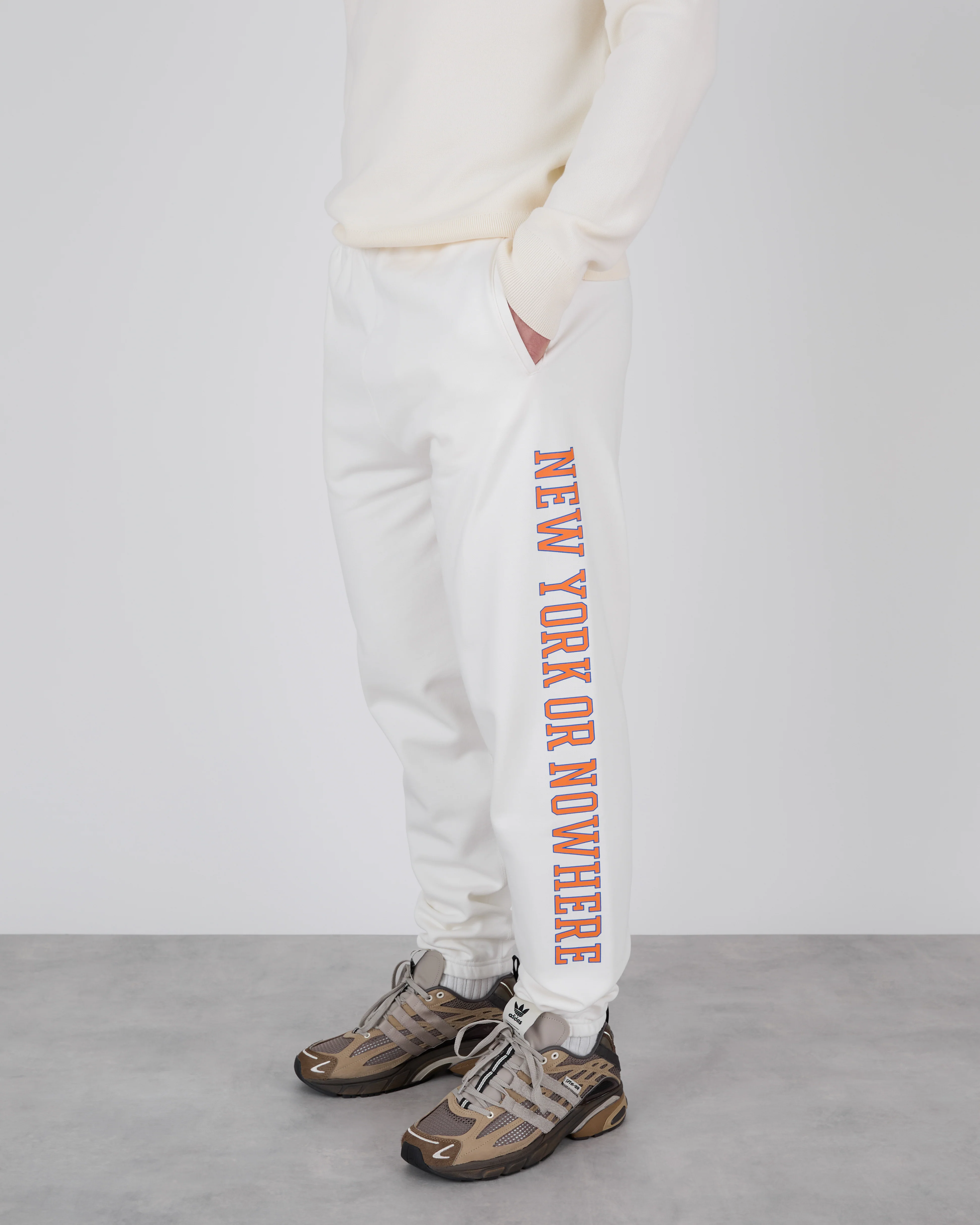 Knicks Classic Sweatpants - Image 4