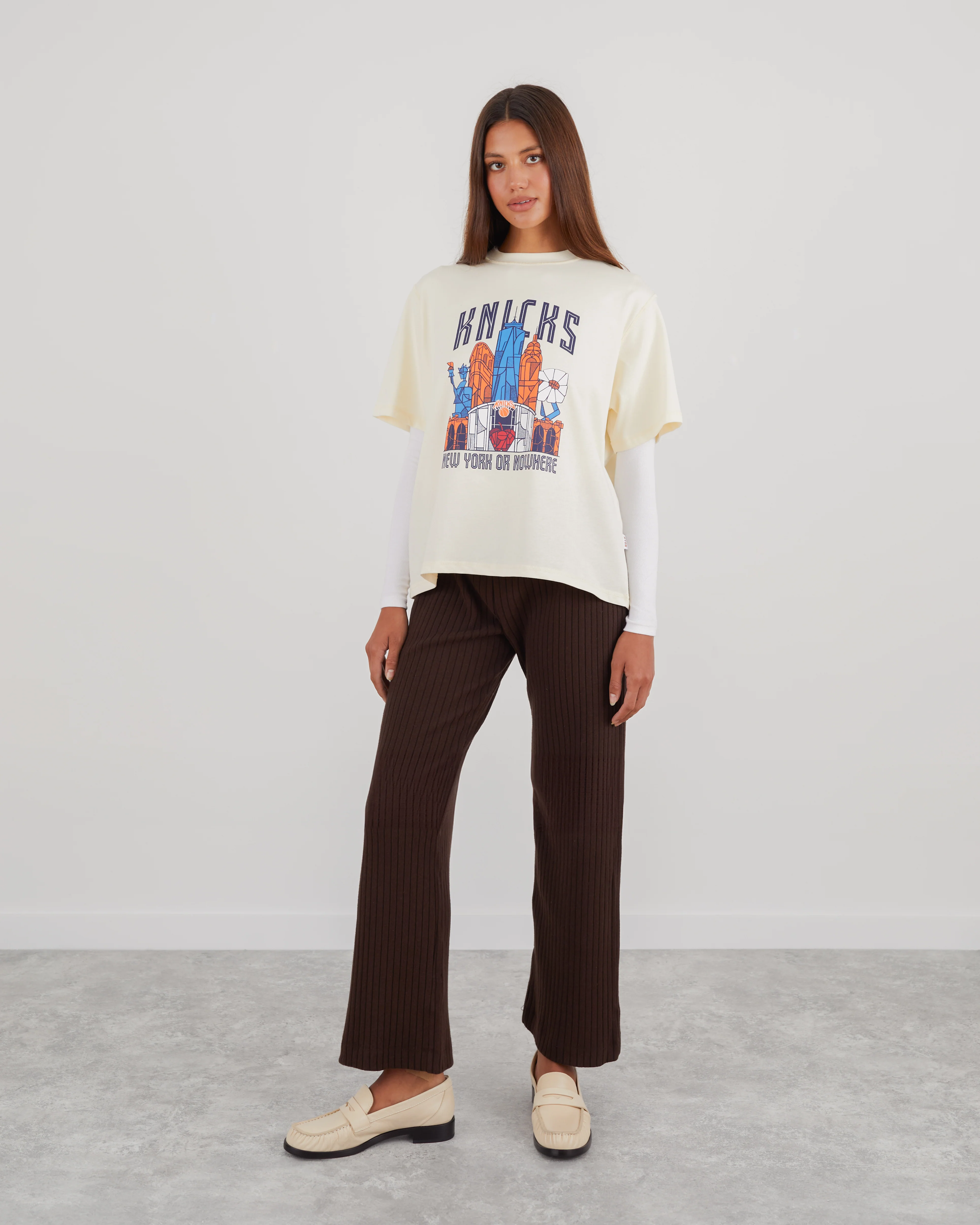 Knicks Skyscraper Oversized Crop T-Shirt - Image 4